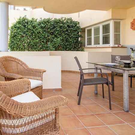 Beautiful Apartment In Marbella-Cabopino With 2 Bedrooms, Wifi And Outdoor Swimming Pool Bagian luar foto