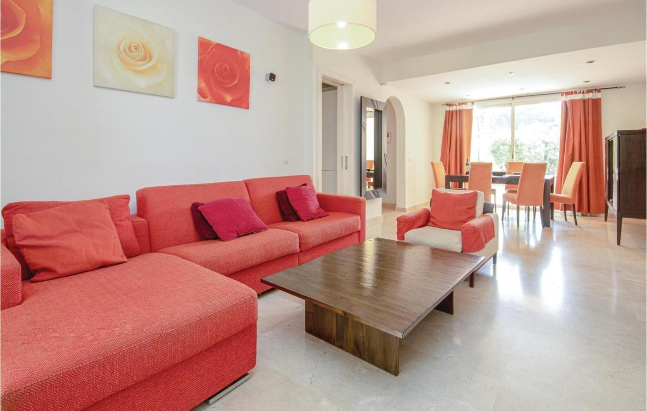 Beautiful Apartment In Marbella-Cabopino With 2 Bedrooms, Wifi And Outdoor Swimming Pool Bagian luar foto