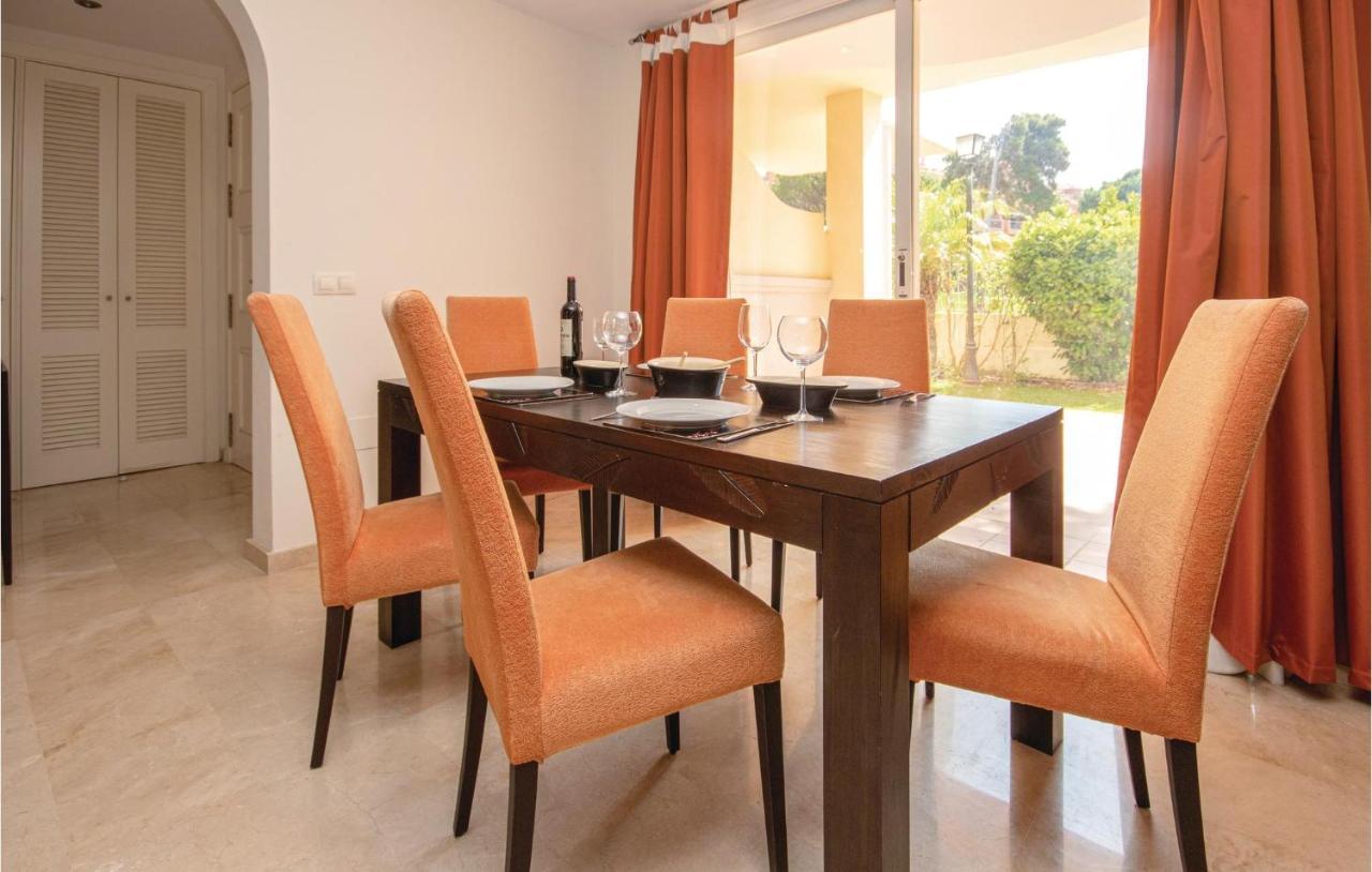 Beautiful Apartment In Marbella-Cabopino With 2 Bedrooms, Wifi And Outdoor Swimming Pool Bagian luar foto